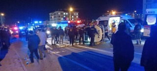 Konya’da minibüsle polis otosu çarpıştı: 2 yaralı